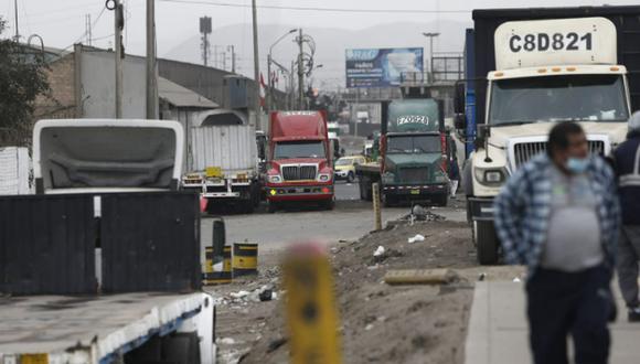 Agricultores y transportistas de carga pesada acatan paro a nivel nacional. Foto: Jorge Cerdan / El Comercio