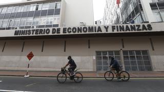 Economía peruana se ve fuerte pese a rebajas de clasificación crediticia, según MEF