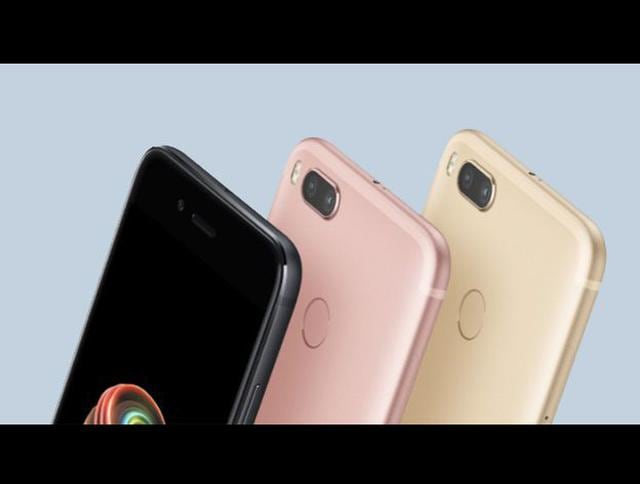 Foto 10 |  Xiaomi Mi A2. ¿Tienen los mejores móviles que ser los más caros y más potentes? Ni mucho menos, pues para una buena parte del público lo importante es la relación calidad precio. El presupuesto no es ilimitado y muchos buscan un móvil por debajo de los 400€ que tenga todo lo imprescindible.
Este es el secreto del éxito del Xiaomi Mi A1 y a buen seguro lo será también del Mi A2. Si la primera versión del dispositivo es una de las más vendidas en España, la renovación apunta aún más alto. Android One volverá a ser su sistema operativo, y eso garantiza prácticamente una fluidez sin fisuras.
Seguramente dé los dos saltos que le quedan para ser un smartphone redondo: pantalla sin marcos y carga rápida. Además, Android 8 oreo será la versión sobre la que se trabaje, con numerosas mejoras de seguridad.
El precio es la principal duda que resta, aunque puede que esté en torno a los 400€, un límita razonable que irá bajando con el paso de los meses.