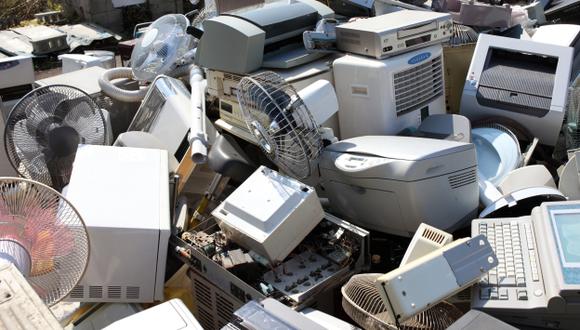 Según el informe, en 2019 se produjeron 53,600 millones de toneladas de basura electrónica -7,3 kilogramos per cápita- y, si no hay un cambio en las prácticas, la cifra subiría en 2030 a 74,700 millones de toneladas y en 2050 a 110,000 millones de toneladas. (Foto: USI)