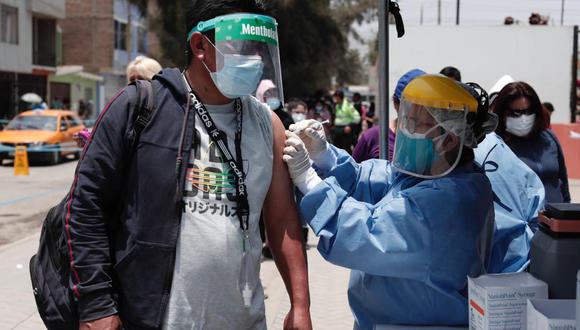 Luis Suárez destacó el trabajo de las brigadas de vacunación. ( Fotos: Ángela Ponce/ @photo.gec)