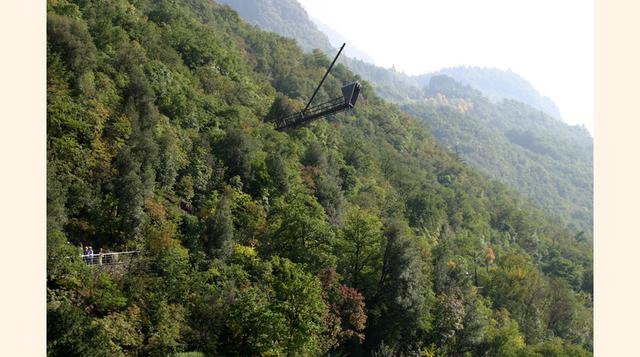 SCALA BELLAVISTA, MERANO (ITALIA). El arquitecto italiano Matteo Thun proyectó en 2005 este mirador para los jardines del castillo de Trauttmannsdorf, cerca de Merano, al norte de Italia. Se eleva 25 metros del suelo.