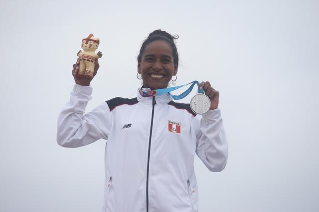 María Fernanda Reyes: Medalla de plata en surf-Longboard femenino. (Foto: Jesus Saucedo / GEC)