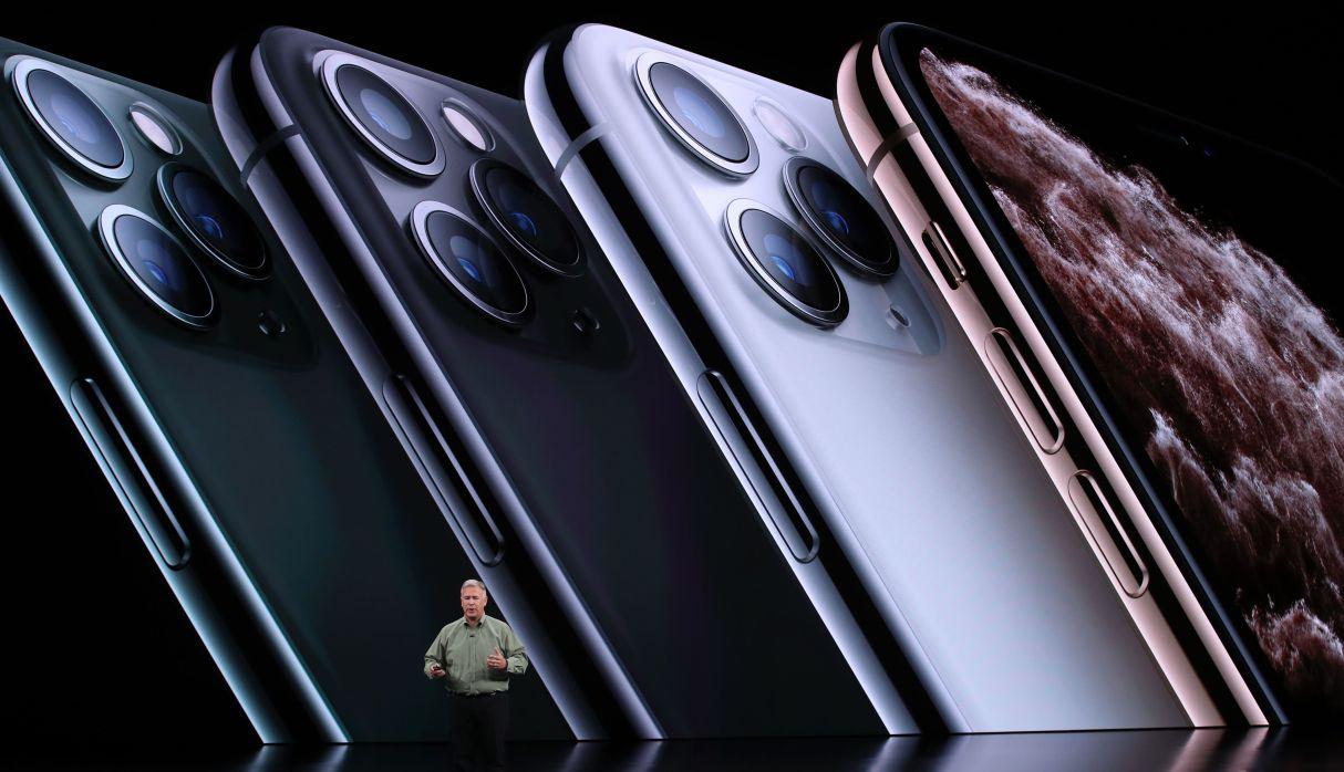 Los nuevos teléfonos inteligentes de Apple podrán pedirse online a partir de este mismo viernes y llegarán a las tiendas el 20 de septiembre. (Foto: AFP)