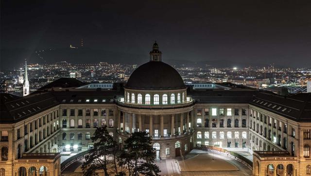 FOTO 10 | ETH (por sus siglas en alemán) Zurich - Instituto Federal Suizo de Tecnología, Suiza. La universidad mejor clasificada que se encuentra afuera de Estados Unidos e Inglaterra, ETH Zurich tiene una sólida trayectoria en investigación científica y tecnológica. Ha producido 21 Premios Nobel, como Albert Einstein. Estudiantes: Más de 19,800.