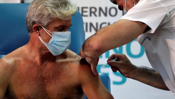 En Latinoamérica, México, Chile y Costa Rica iniciaron su campaña el 24 de diciembre, con las vacunas Pfizer-BioNTech. (Foto: REUTERS/Agustin Marcarian)
