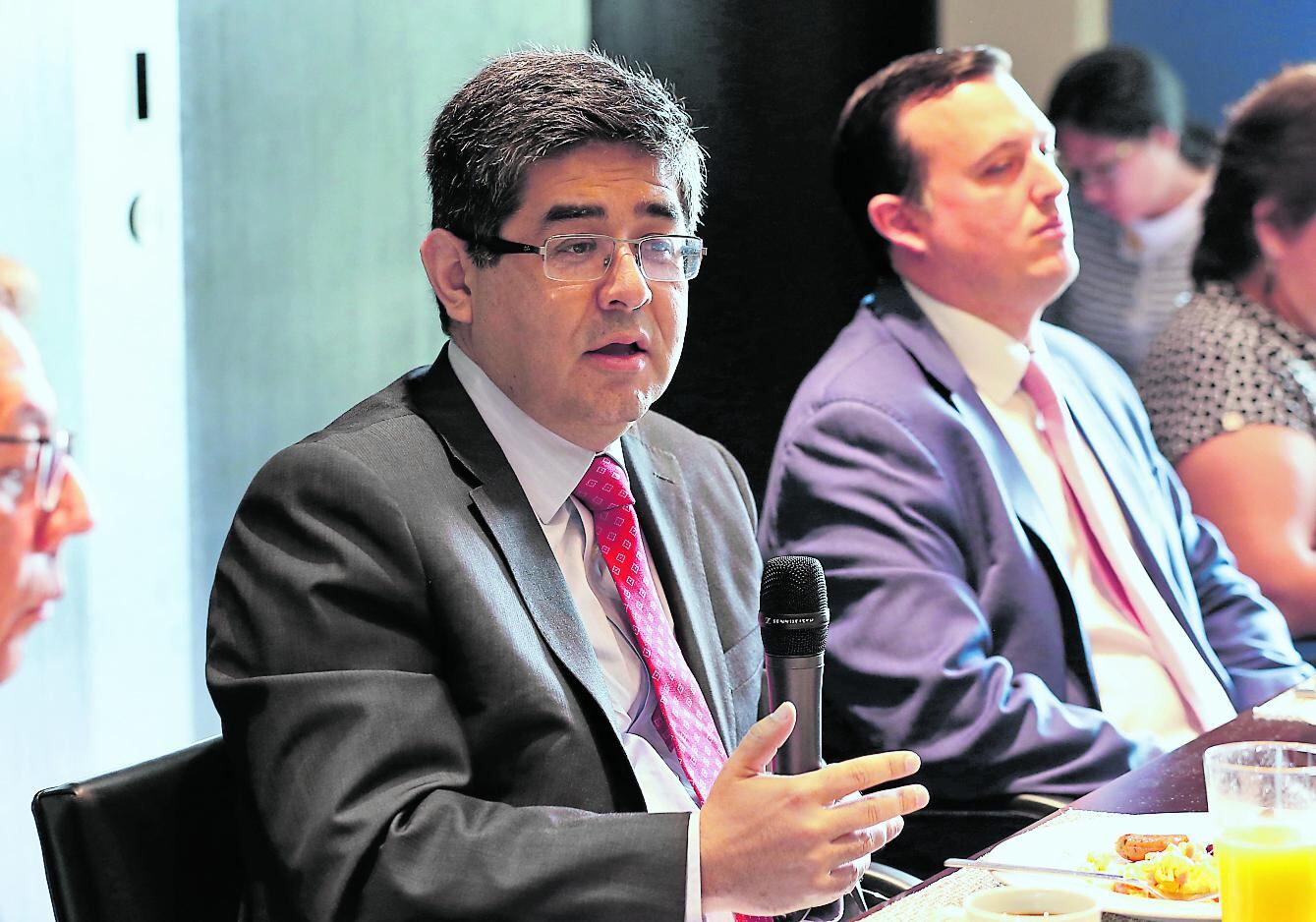 LIMA, 15 DE ENERO DEL 2020
FOTOS DURANTE LA MESA REDONDA SOBRE "FONDOS DE INVERSION  FIBRAS" ORGANIZADO POR EL DIARIO GESTION Y LA EMPRESA EY.