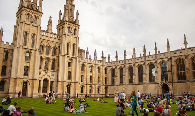 FOTO 4 | Universidad de Oxford - Reino Unido - Puesto 3