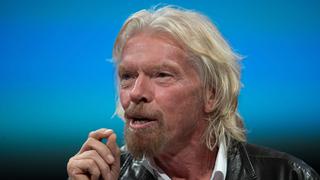 Dueño de Virgin Richard Branson espera viajar al espacio en julio