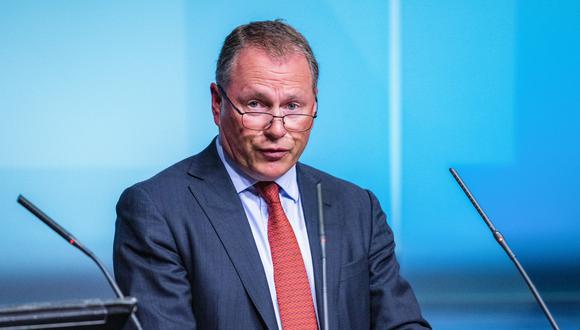 El administrador de fondos de cobertura Nicolai Tangen participa de una conferencia de prensa en el banco central de Noruega (Norges Bank). (Foto:  Hokon Mosvold Larsen / NTB Scanpix / AFP) /