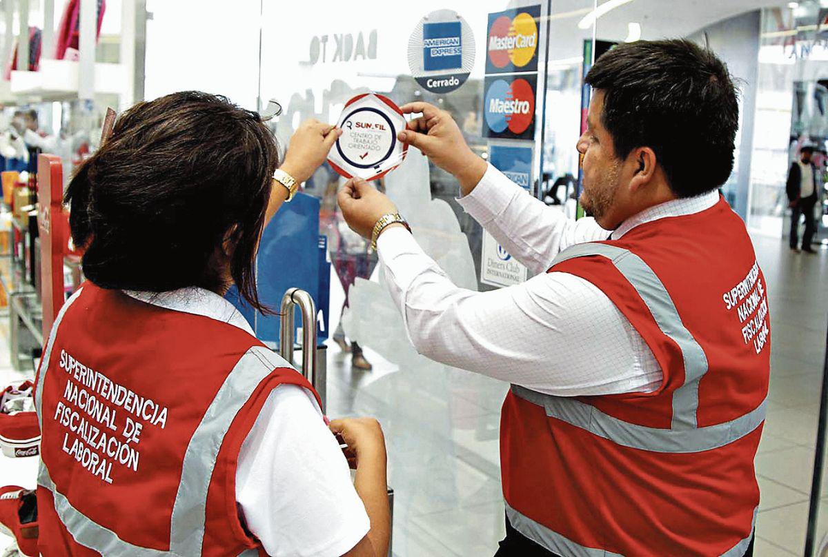 Las denuncias serán atendidas por los equipos especiales de inspectores que serán asignados durante el Estado de Emergencia Nacional. (Foto: Andina)