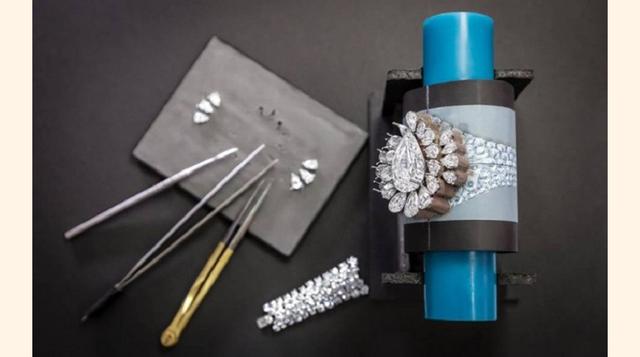 “The Fascination” es un reloj con una parte removible que se convierte en un anillo. (Foto: Megaricos)