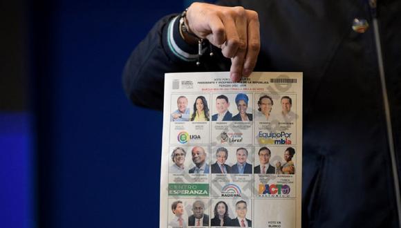 La tarjeta electoral de las elecciones presidenciales 2022 en Colombia. (Foto: Raul Arboleda / AFP).