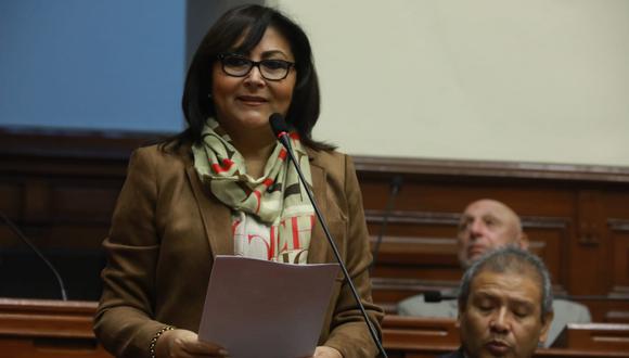 La parlamentaria de Renovación Popular Milagros Jáuregui de Aguayo, autora del proyecto s señaló que esta no prohibirá la aplicación del aborto terapéutico, tal como lo señalan los críticos a la nueva ley.  foto: Congreso.