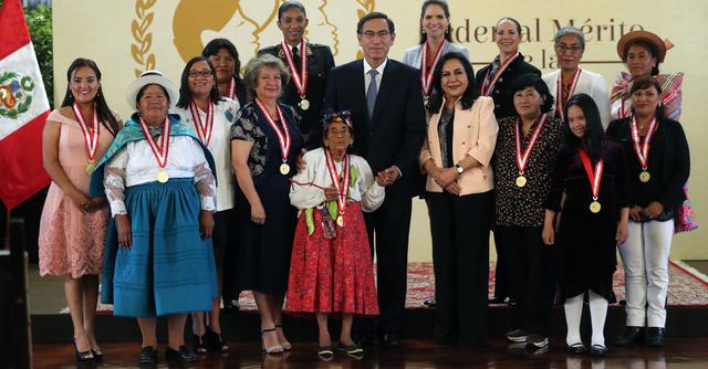 FOTO | Ellas son las doce mujeres que recibieron la condecoración Orden al Mérito de la Mujer 2019. (Foto: flickr Presidencia Perú)
