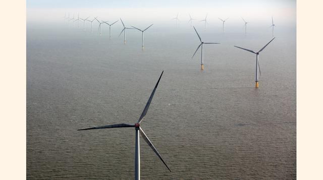 Para instalar cada aerogenerador en alta mar fue necesario construir una malla regular de pilotes adaptados a las características del fondo marino, con una profundidad de entre 5 y 25 metros. Estos soportes permiten levantar cada turbina Vestas SWT-3.6MW-