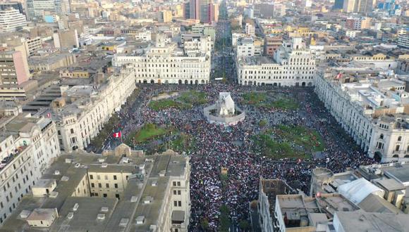Plaza San Martín, ubicado en Cercado de Lima, fue es uno de los puntos de concentración para las marchas nacionales que se desarrollaron en contra de Manuel Merino.  (Foto: Giancarlo Ávila / @photo.gec)