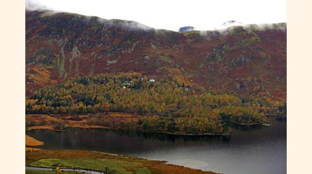Distrito de los Lagos, Inglaterra. Situado en el condado de Cumbria, el Distrito de los Lagos es uno de los lugares más reverenciados por los aficionados a la literatura. La belleza de la región ha inspirado a muchos poetas, como William Wordsworth y Samu