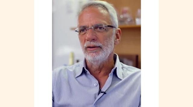 Marcel Herrmann Telles. Patrimonio neto: 13.000 millones de dólares. País: Brasil. Fuente de riqueza: Cerveza. Marcel Telles Hermann debe gran parte de su riqueza a sus acciones en Anheuser-Busch InBev, la mayor cervecera del mundo, de la que es propietar