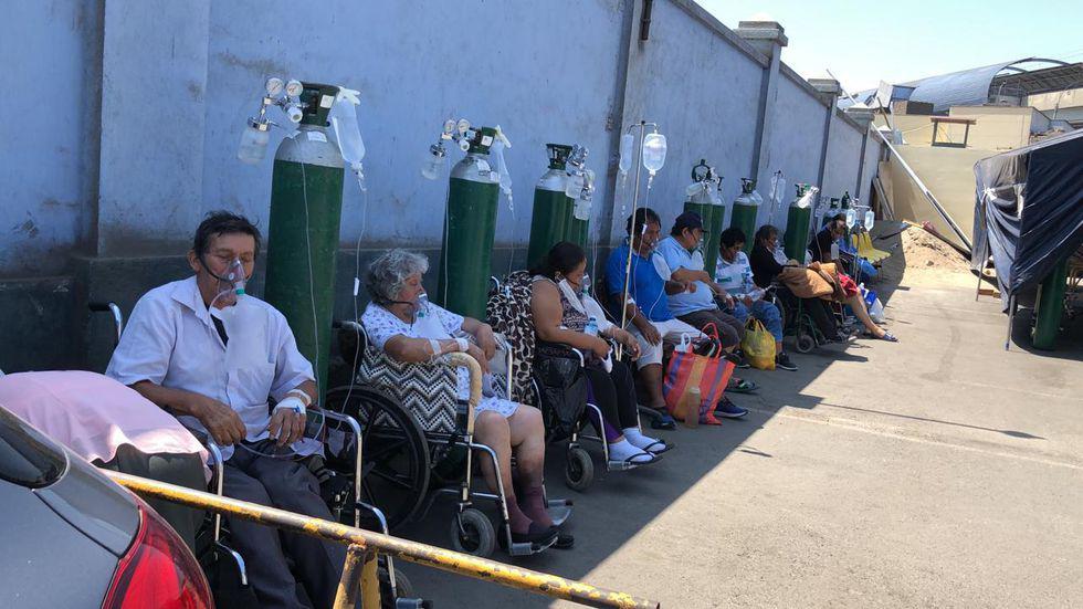 Todos los estudios apuntan a que los casos más graves afectan esencialmente a las personas mayores y a los adultos con patologías como la diabetes, la hipertensión y el sobrepeso.