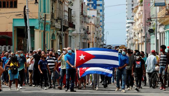 Manifestantes en La Habana piden libertad al gobierno comunista. (Foto: EFE).
