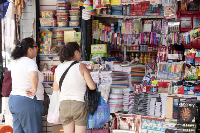 Foto 3 | Paciencia. Fuera de la matrícula o pensiones, hay rubros que permiten el ahorro. Es importante tomarse el tiempo para buscar las mejores alternativas de precio en útiles escolares o uniformes, sin necesidad de sacrificar calidad. (Foto: GEC)