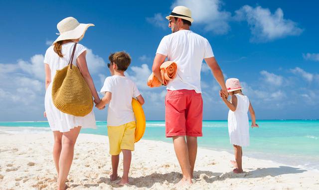 FOTO 4 | 4. Suma a tu familia o amigos

El workcation puede brindarte la oportunidad de no sacrificar tu tiempo con tus seres queridos. Lo importante es estar en espacios que te den todas las herramientas que necesitas para trabajar, así como desconectarte un rato para aprovechar a los que se suman a tu viaje.