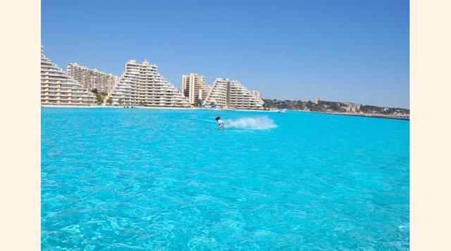 Fue reconocida en el 2007 por el Libro Guinness como la piscina más grande del mundo. (Foto: Megaricos)