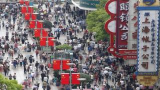 Acciones en China bajan mientras aumenta inquietud sobre el crecimiento económico