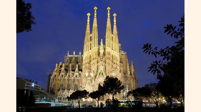 La Sagrada Familia, España. Es una basílica católica de Barcelona, diseñada por el arquitecto Antonio Gaudí. Iniciada en 1882, todavía se encuentra en construcción. (Foto: Upsocl)