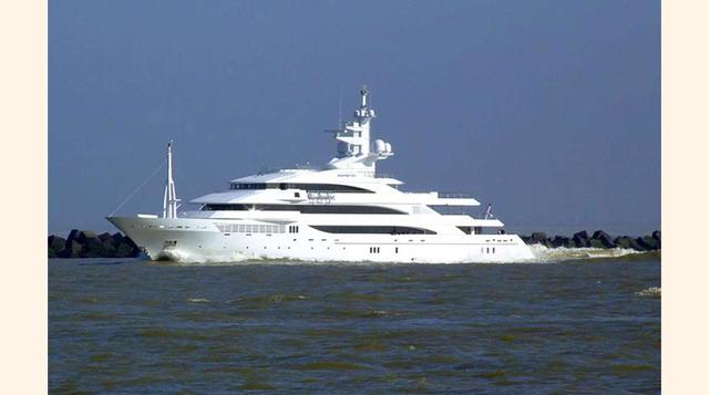 AMEVI – US$ 150 millones. El superyate Amevi, que es propiedad del magnate indio del acero, Lakshmi Mittal, está equipado con tecnología de estabilización, una técnica para navegar cómodamente, incluso cuando los mares son ásperos. El buque elegante de 26