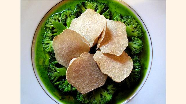 Trufa de Alba. Las trufas son uno de los alimentos más sabrosos, misteriosos y caros del mundo. Hay cerca de 70 especies, pero las blancas destacan para los paladares más sofisticados. (Foto: blogdoluso)