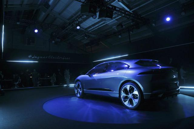 Este es el primer vehículo completamente eléctrico producido por Jaguar, pero no la primera vez que la compañía ha incursionado en emplear la energía eléctrica. (Foto: Bloomberg)