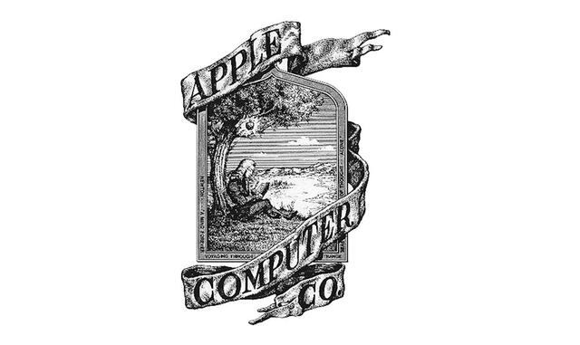 De hecho, Wayne fue quien diseño el primer logo de Apple a mano alzada. Muy diferente al que conocemos ahora, ¿Verdad?