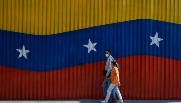 Las medidas se dan dos días después de que Maduro amenazara con tomar acciones severas contra los empresarios. (AFP / Federico Parra).