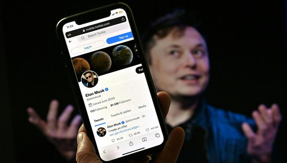 El dueño de Tesla y de SpaceX multiplicó las acusaciones contra Twitter, su plataforma social favorita y a la que dice querer convertir en una herramienta para la democracia. (Photo by Olivier DOULIERY / AFP)