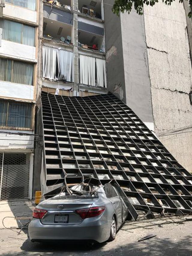 FOTO 6 | En el central estado de Morelos también se reportan daños. El gobernador Graco Ramírez anunció la activación de los servicios de emergencia. (Foto: AFP)