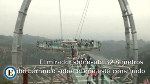 Estas plataformas se han puesto muy de moda en China, donde numerosas zonas de montaña o parques naturales han construido pasarelas de cristal para atraer un mayor número de turistas. (Foto: expansión.com)