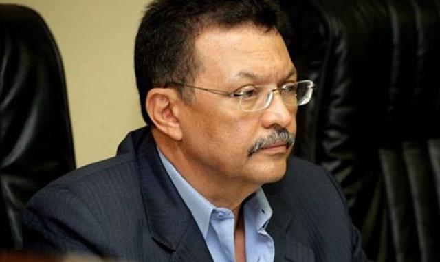 Germán FerrerEx guerrillero, legislador del partido gobernante y esposo de Ortega Díaz: Ferrer ha criticado al presidente por ignorar las críticas, reprimir a los medios de comunicación y no someter sus planes de reescribir la constitución a votación. Ha 