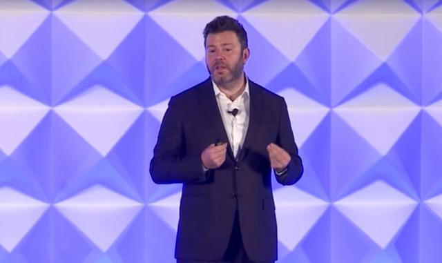 FOTO 11 | UIPath ayuda a las empresas a automatizar tareas rutinarias. En la foto: CEO y fundador de UIPath, Daniel Dines. Año de fundación: 2005. Total recaudado: US$ 149 millones. Valoración actual: US$ 1,100 millones. Qué hace: UI Path se especializa en la automatización de procesos robóticos, un servicio basado en inteligencia artificial que registra y automatiza las tareas mundanas de la computadora. La compañía es considerada el primer unicornio de Rumania. (Foto: Youtube)