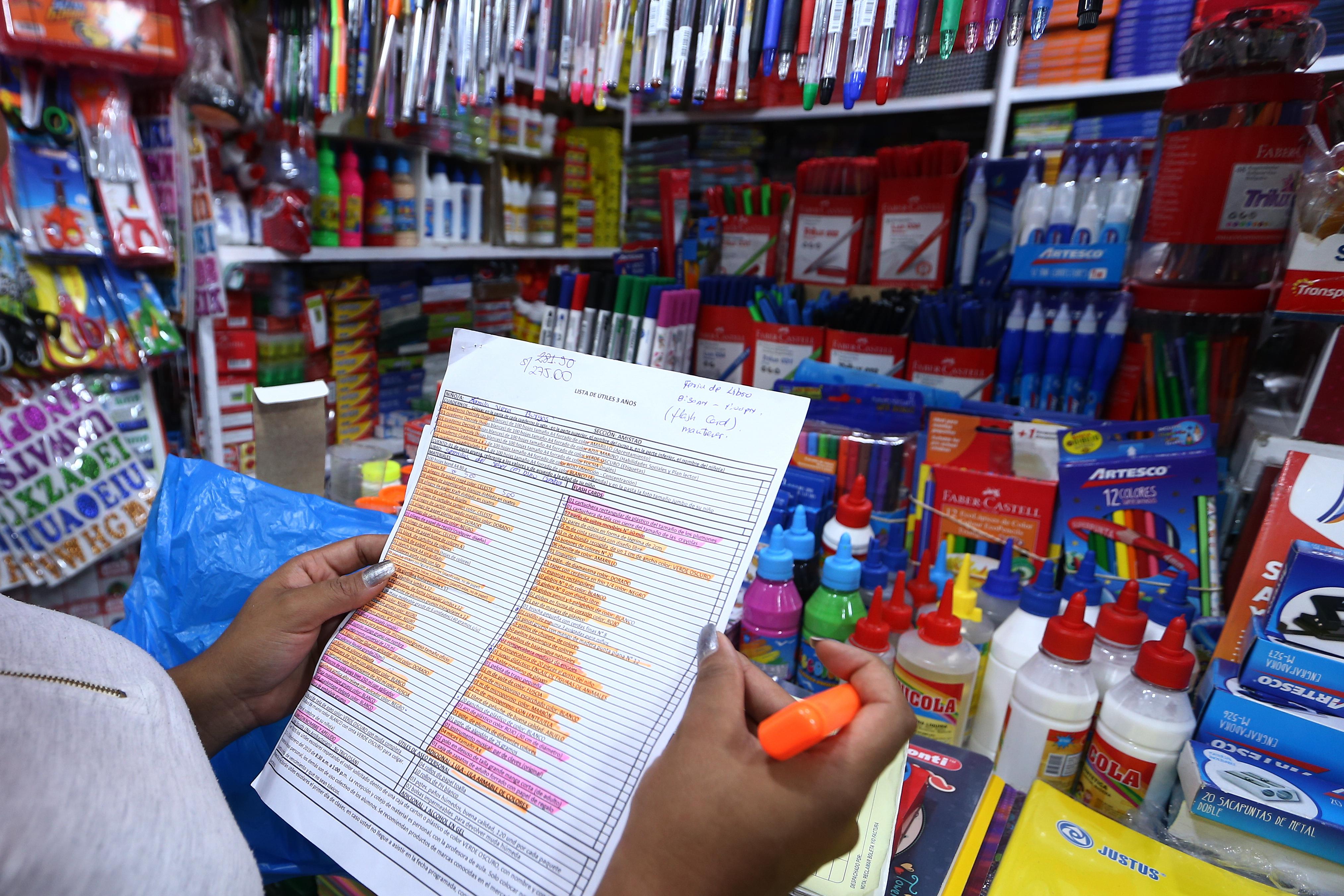 Foto 1 | Haga una lista. Lo ideal es enumerar, con el mayor detalle posible, todos los pagos a realizar en la campaña escolar, y darles un orden de prioridad, colocando primero los gastos más urgentes. (Foto: GEC)