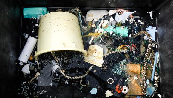 This handout photo released on March 22, 2018 by the Ocean Cleanup shows plastic sample collected during the Mega Expedition in 2015. - The vast dump of plastic waste swirling in the Pacific ocean is now bigger than France, Germany and Spain combined -- far larger than previously feared -- and is growing rapidly, a study published on March 22, 2018 warned. (Photo by Handout / Ocean Cleanup / AFP) / RESTRICTED TO EDITORIAL USE - MANDATORY CREDIT "AFP PHOTO / OCEAN CLEANUP" - NO MARKETING NO ADVERTISING CAMPAIGNS - DISTRIBUTED AS A SERVICE TO CLIENTS