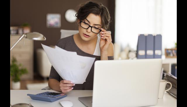 FOTO 6 | 6. Esforzarte en tus habilidades de comunicación
En mi experiencia, las tres “C” del home-office son Compromiso, Cumplimiento y Comunicación.
Suponiendo que extrañas el clima, la adrenalina de la oficina y a tus compañeros, la solución es mantenerte presente con ellos más allá de la interacción puramente de trabajo. Interesarte sinceramente en saber cómo están y cómo van sus proyectos y sus familias -por ejemplo- son ejes que recomiendo tener muy presentes por más que trabajes a distancia. (Foto: Freepik)