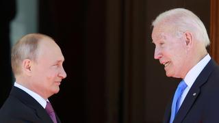 Biden advierte a Putin que responderá a ciberataques lanzados desde Rusia