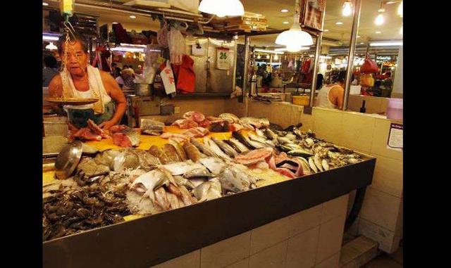 Fotos 10 | TIONG BAHRU MARKET – SINGAPUR. Aunque tal vez no es tan famoso como el Kreta Ayer Wet Market de Singapur, Tiong Bahru Market sigue siendo un lugar que bien merece una visita. Este mercado alberga unos 250 puestos de comida que venden todo aquel