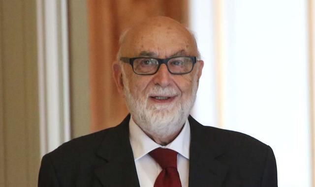 FOTO 5 | 2013: François Englert (Bélgica) y Peter Higgs (Reino Unido) por sus trabajos sobre el bosón de Higgs, una partícula elemental. (Foto: Getty)
