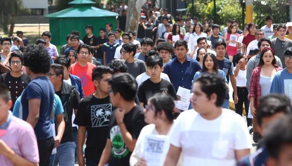 Miles de estudiantes han migrado de universidades con licencia denegada a las que conforman estos tres consorcios, según experto. (Foto: Alessandro Currarin/El Comercio)