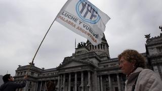 Argentina seguirá en mira de petroleras, pese a caso YPF