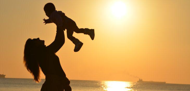 1. El balance entre intervenir y dejar ir: La maternidad enseña cuándo intervenir y cuándo dejar ir. Gran parte de la crianza de los hijos es luchar con la dicotomía entre cuándo presionar a tu hijo y cuándo dejarlo tomar el mando, lo que significa aceptar que puede fallar.  A medida que crecen los hijos, encontrar ese equilibrio se hace más difícil. Es lo mismo con mis empleados y equipos de trabajo. Ellos deben tener suficiente cuerda para poder explorar sus propias ideas y desarrollar sus propias hipótesis. Pero también es importante intervenir y, por supuesto, corregir. Alcanzar ese equilibrio es lo que define un liderazgo efectivo. (Foto: Pixabay)