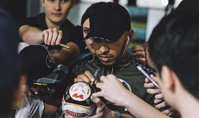 FOTO 10 | 10. LEWIS HAMILTON. Pago: $46 millones (39,1 millones de euros). Deporte: Automovilismo (Foto: Mega Ricos)